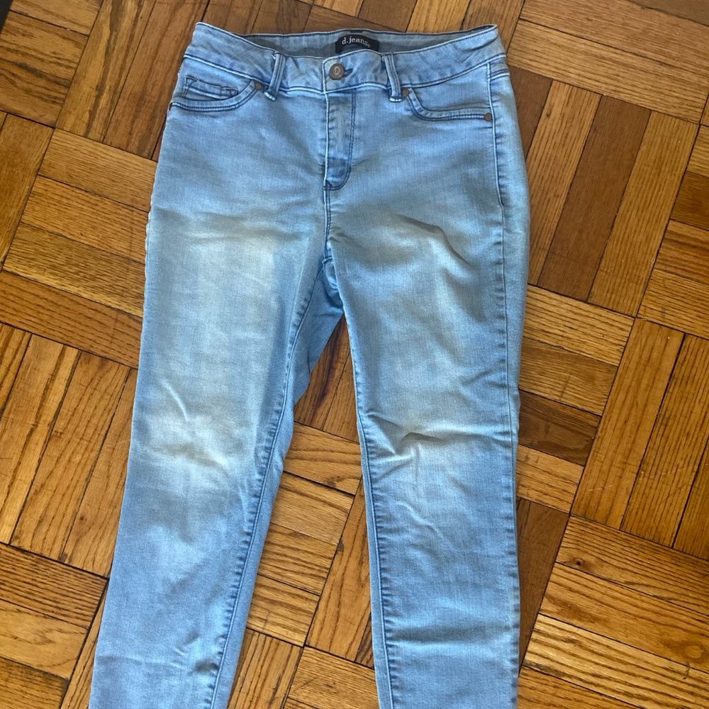 D. Jeans Stretchy Light Wash Anke Jeans
